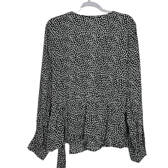 Talbots NEW Women’s XL Faux Wrap Top Spot Print Long Sleeve Blouse Black & White - Picture 2 of 8